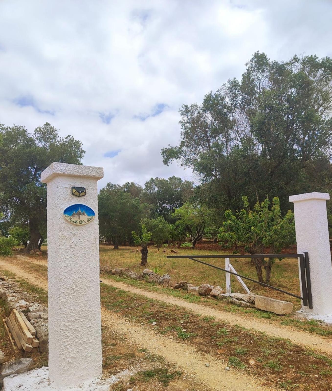 I Trulli D'A Ross Villa Ceglie Messapica Eksteriør bilde